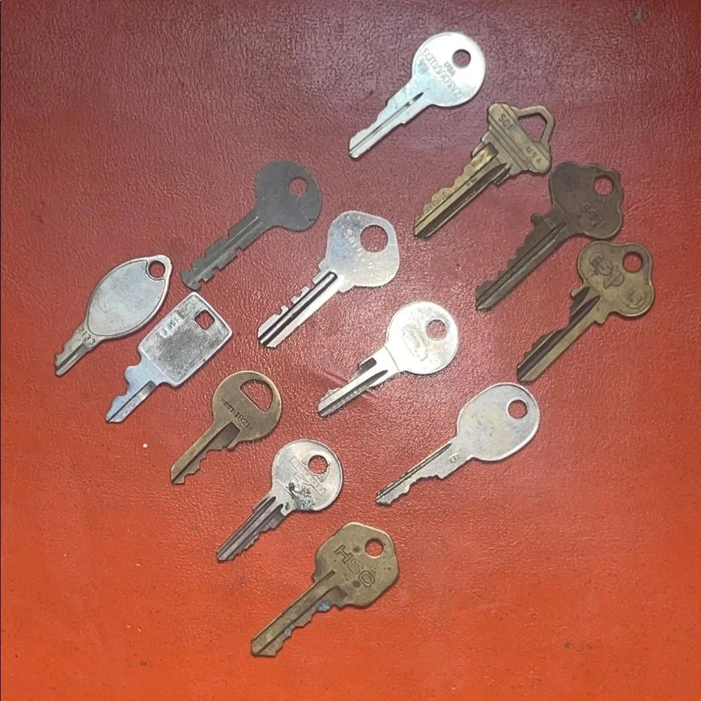Vintage Key Collection - Picture 1 of 7